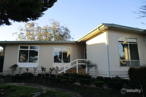 2 Ballater Ave, Newtown, VIC 3220