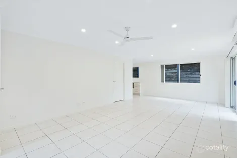 Property photo of 9 Savanna Gardens Pimpama QLD 4209