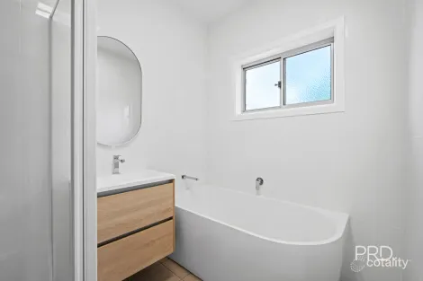 Property photo of 47 Northcott Parade Mount Austin NSW 2650