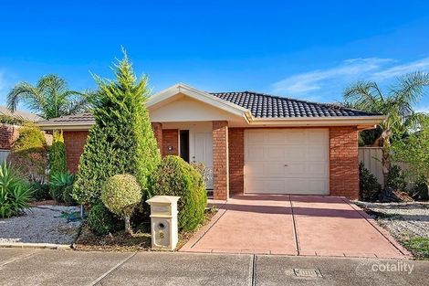 8 Clarendon Wynd, Caroline Springs, VIC 3023