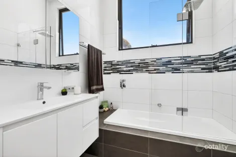 Property photo of 2/11 Nioka Street Chadstone VIC 3148