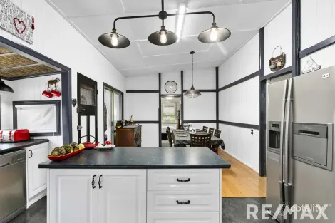 Property photo of 245 Torquay Terrace Torquay QLD 4655