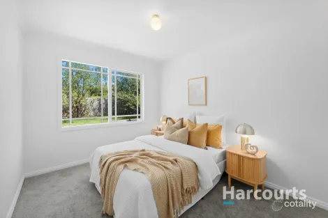 Property photo of 21 Golf Links Road Berwick VIC 3806