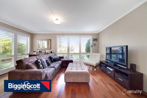 Property photo of 10 Yew Court Cranbourne North VIC 3977