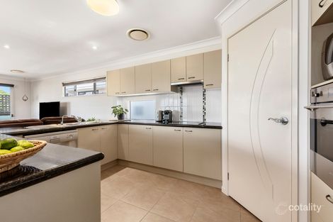 Property photo of 122 Stradbroke Avenue Wynnum QLD 4178