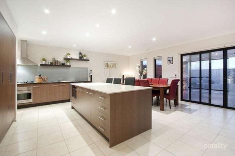 Property photo of 9 Cayley Court Keysborough VIC 3173
