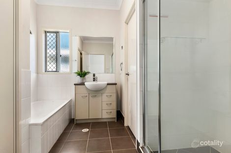 Property photo of 122 Stradbroke Avenue Wynnum QLD 4178