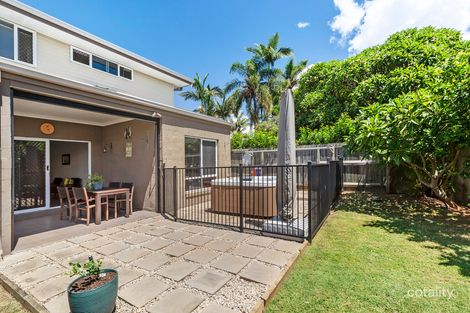 Property photo of 122 Stradbroke Avenue Wynnum QLD 4178