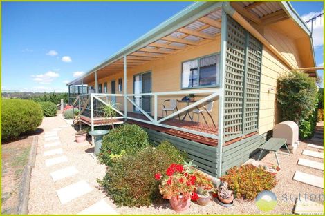 327 Weeroona Dr, Wamboin, NSW 2620