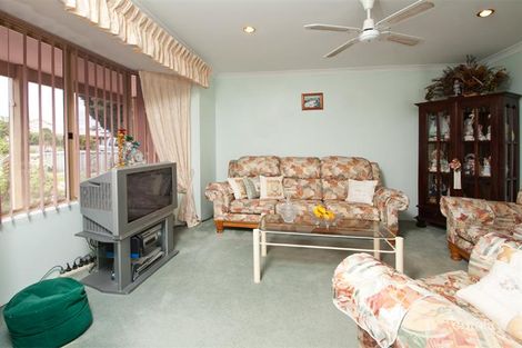 Property photo of 4 Paluma Court Warnbro WA 6169