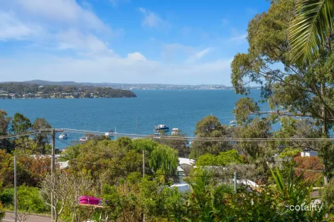 Property photo of 30 Dobell Drive Wangi Wangi NSW 2267