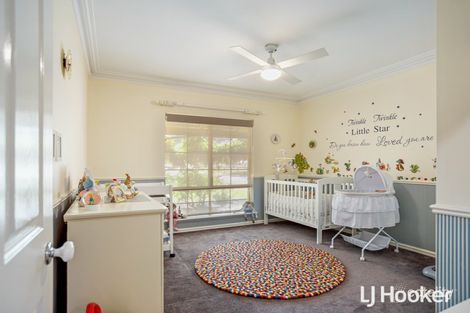 Property photo of 16 Cunningham Drive Oakford WA 6121