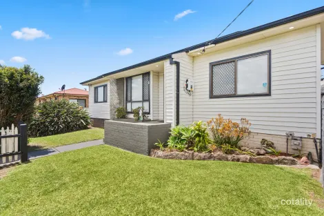 9 Staff Rd, Unanderra, NSW 2526