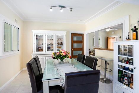 Property photo of 2 Lynwen Crescent Banksia NSW 2216