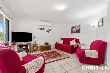 Property photo of 8 Kingfield Court Regents Park QLD 4118