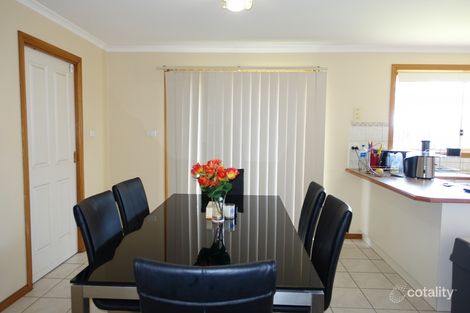 Property photo of 10 Gibson Court Altona Meadows VIC 3028