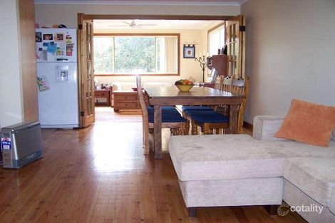 Property photo of 37 Kotara Crescent Unanderra NSW 2526