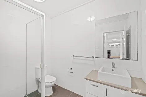 Property photo of 32 Narrawa Avenue Erina NSW 2250