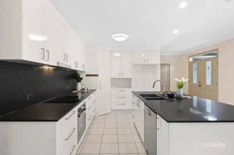 Property photo of 2 Nutmeg Court Birkdale QLD 4159