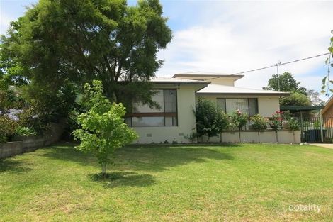 6 Raleigh Pl, Kooringal, NSW 2650