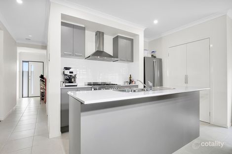 Property photo of 32 Chivalry Drive Mooroopna VIC 3629