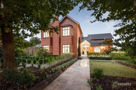 Property photo of 4 Wahroonga Court Glen Iris VIC 3146