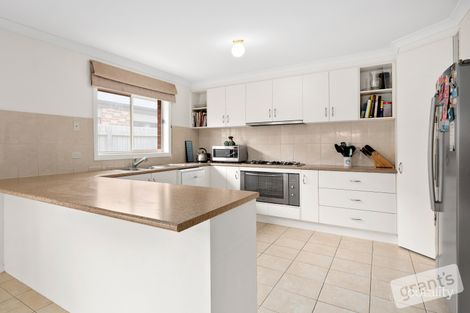 Property photo of 29 Red Gum Circuit Pakenham VIC 3810