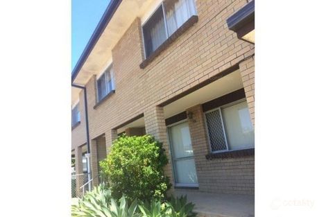 17 Fox Ave, Southport, QLD 4215