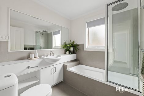 Property photo of 122A Green Street Ivanhoe VIC 3079
