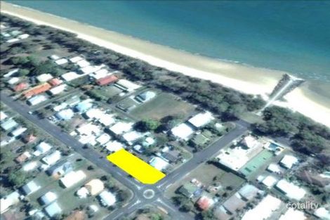 8 Margaret St, Urangan, QLD 4655