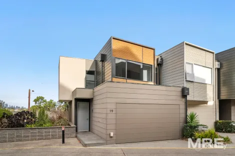 Property photo of 19/14 Horizon Drive Maribyrnong VIC 3032