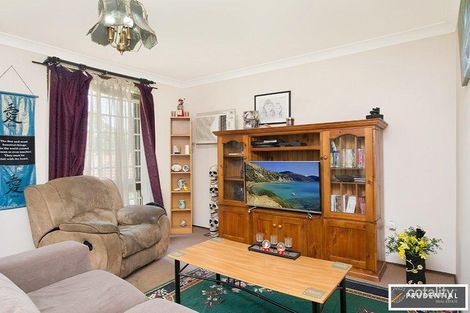 Property photo of 6 Willett Place Ambarvale NSW 2560