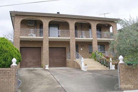 33 Islington Cres, Greenacre, NSW 2190