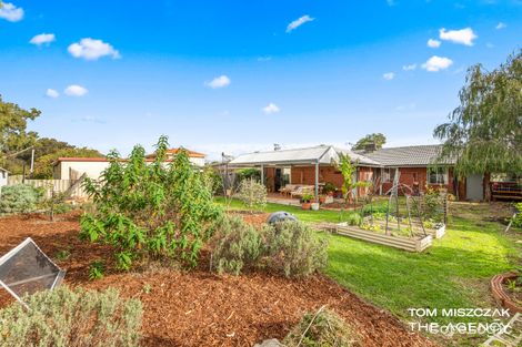 Property photo of 14 Weir Crescent Beckenham WA 6107