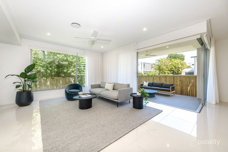 Property photo of 4B Drake Avenue Paradise Point QLD 4216