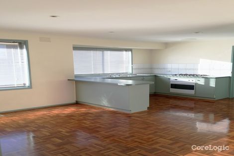 Property photo of 1 Cumberland Way Endeavour Hills VIC 3802