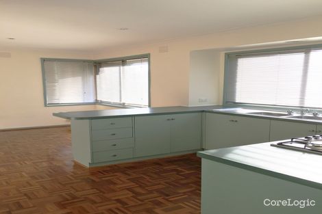 Property photo of 1 Cumberland Way Endeavour Hills VIC 3802