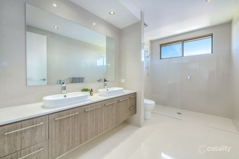 Property photo of 4B Drake Avenue Paradise Point QLD 4216