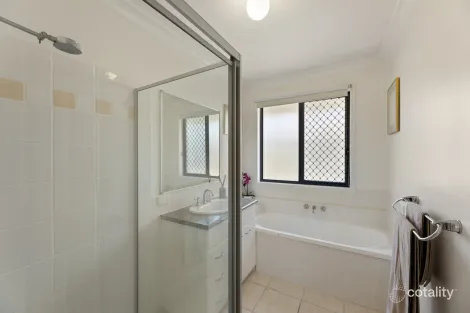 Property photo of 27 Village Way Bracken Ridge QLD 4017