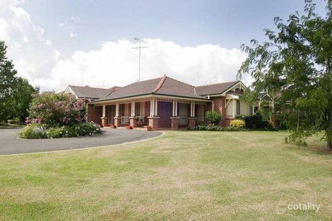 38 Benwerrin Cres, Grasmere, NSW 2570