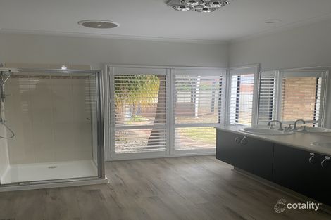 Property photo of 1 Hester Glade Caroline Springs VIC 3023