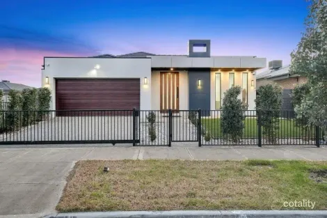 Property photo of 9 Masters Crescent Mambourin VIC 3024