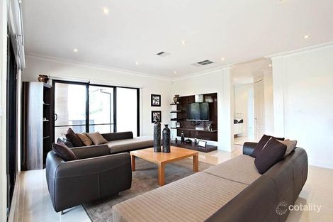 Property photo of 18 Alain Avenue South Morang VIC 3752