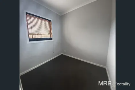 Property photo of 2/27 Travers Street Thomastown VIC 3074