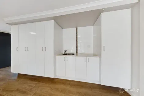 Property photo of 33 Lenore Crescent Springwood QLD 4127