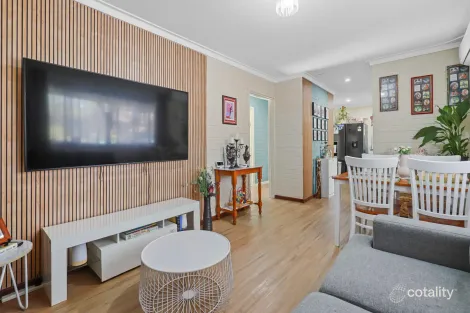 Property photo of 2/6 Arnott Court Kelmscott WA 6111