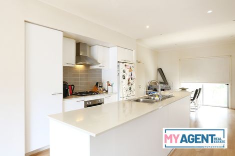 Property photo of 171 Central Park Avenue Craigieburn VIC 3064