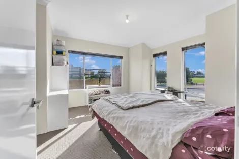 Property photo of 37 Summerville Boulevard Caversham WA 6055