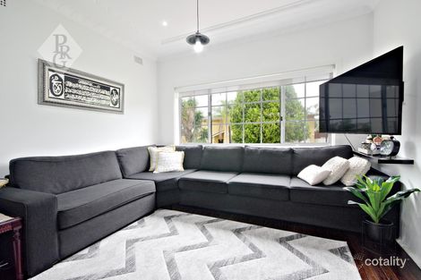 Property photo of 3 Robertson Crescent Mount Lewis NSW 2190