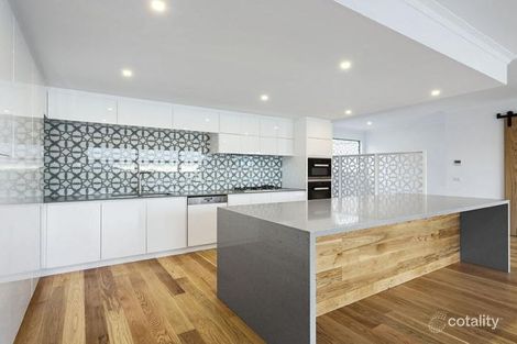 Property photo of 9 Flame Tree Grove Mornington VIC 3931